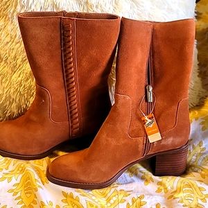 NEW VINCE CAMUTO water- resistant Warm Caramel Syede Boots size 10